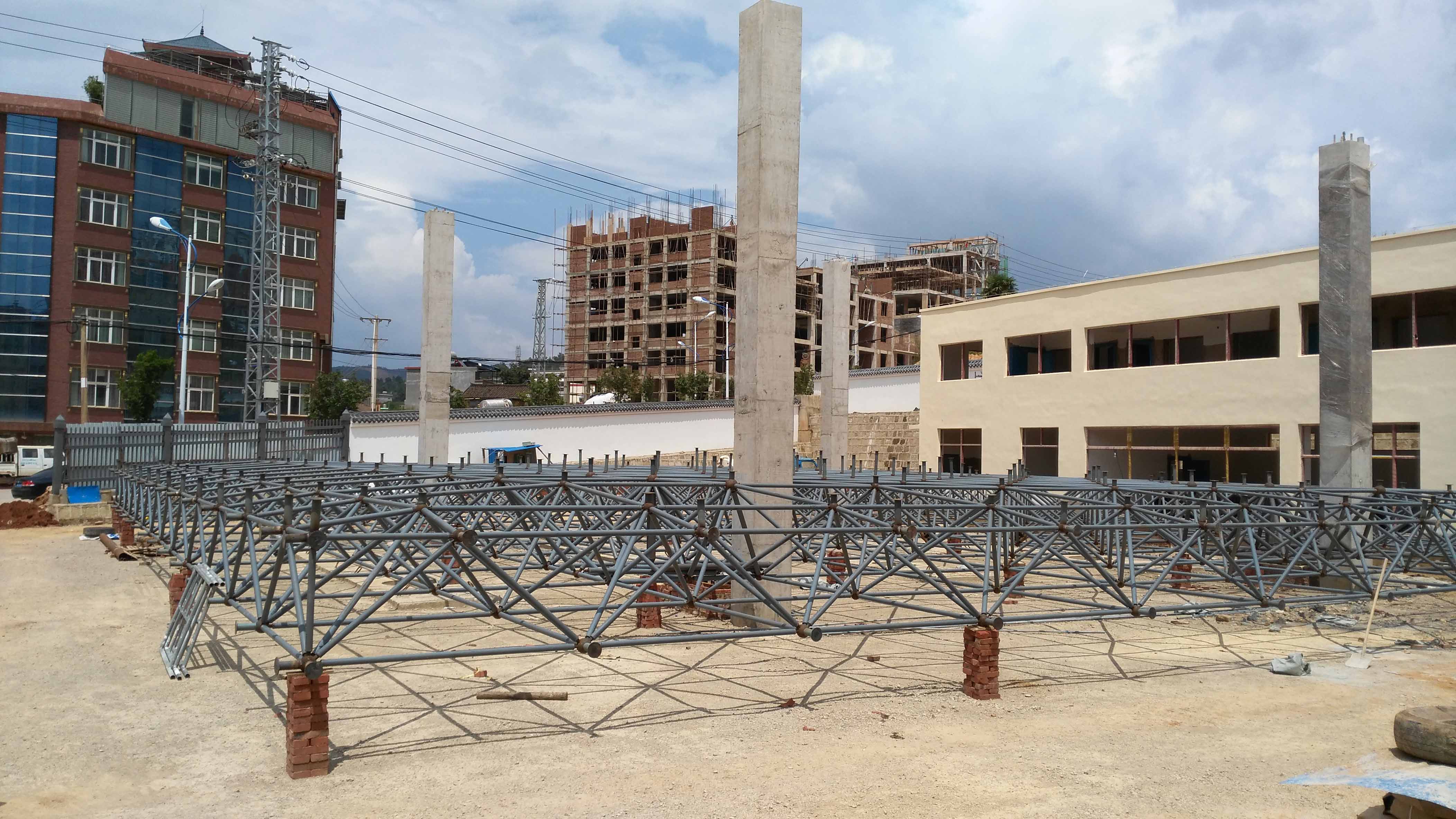 南宫小型加油站网架